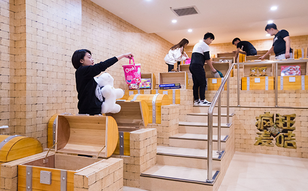 长沙拓展基地疯狂的麦咭密室体验