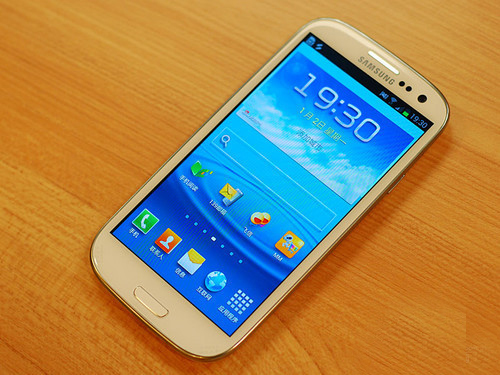 三星过气四核机皇I9300日版机不到2250元